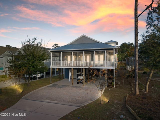 230 NE 36th Street, Oak Island, NC 28465