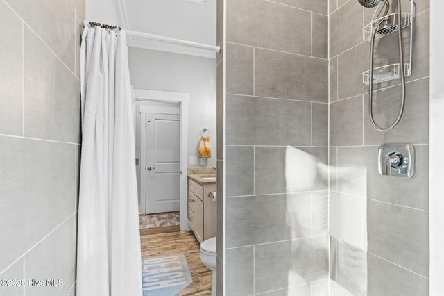 230 NE 36th Street, Oak Island, NC 28465