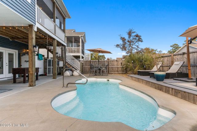 230 NE 36th Street, Oak Island, NC 28465