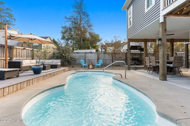 230 NE 36th Street, Oak Island, NC 28465