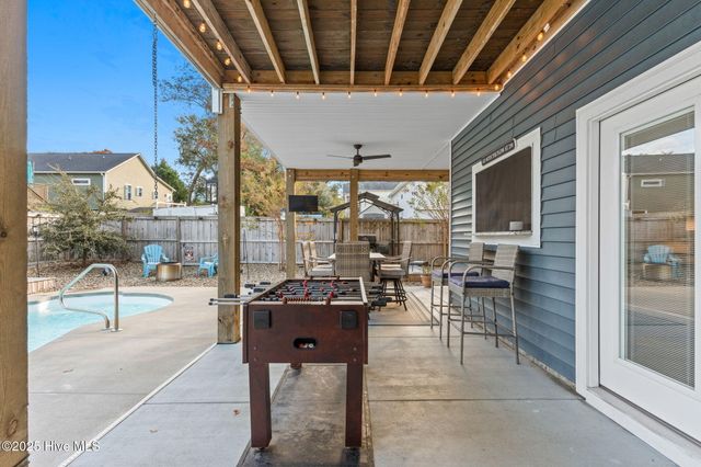 230 NE 36th Street, Oak Island, NC 28465