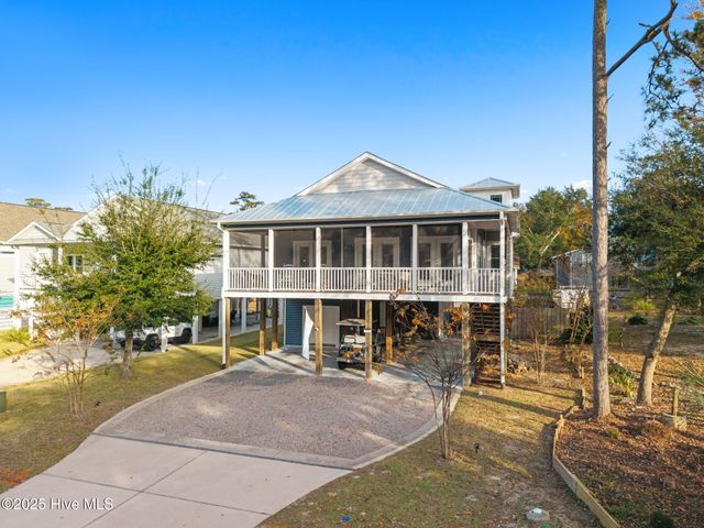 230 NE 36th Street, Oak Island, NC 28465