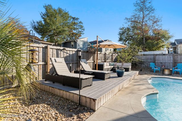 230 NE 36th Street, Oak Island, NC 28465