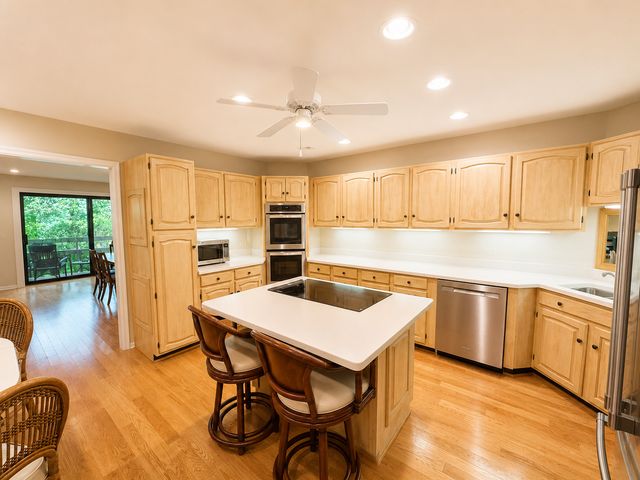 1401 Burr Oak Road 303B, Hinsdale, IL 60521