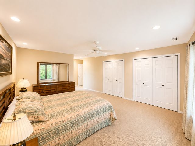 1401 Burr Oak Road 303B, Hinsdale, IL 60521