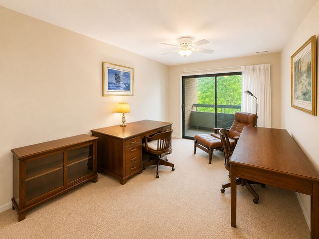 1401 Burr Oak Road 303B, Hinsdale, IL 60521