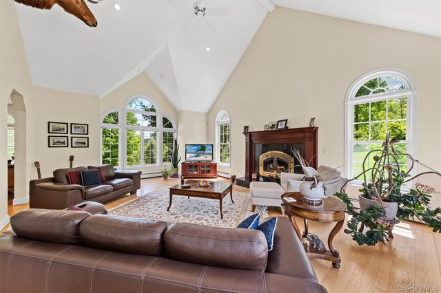 20 Goshen Road, Chester, NY 10918