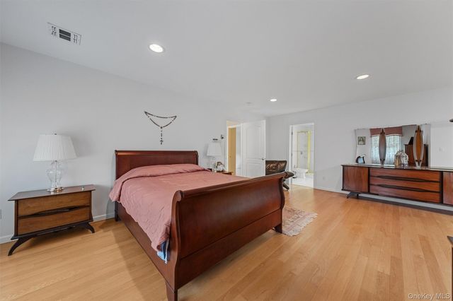 20 Goshen Road, Chester, NY 10918