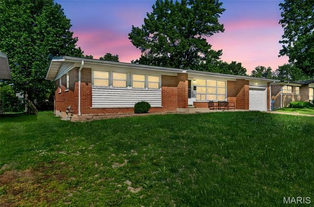 9645 Venice Drive, St Louis, MO 63136
