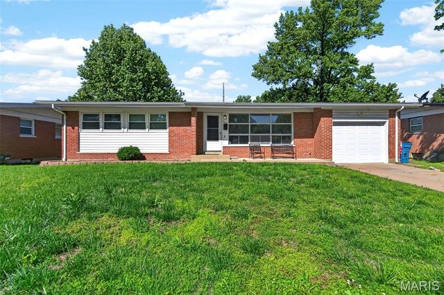 9645 Venice Drive, St Louis, MO 63136