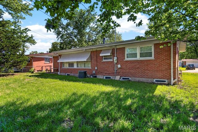 9645 Venice Drive, St Louis, MO 63136