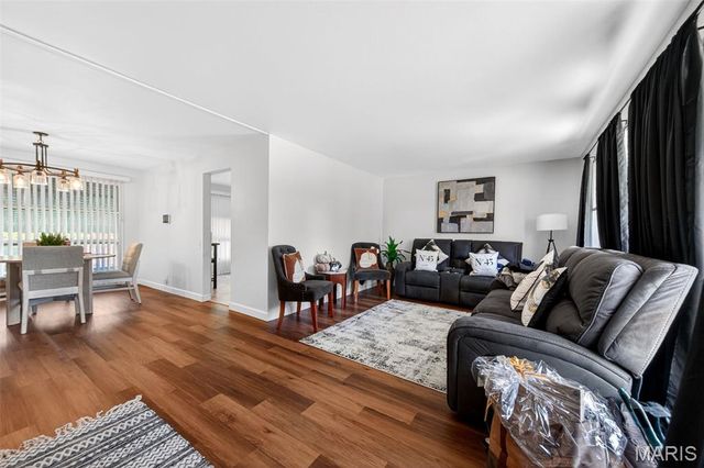9645 Venice Drive, St Louis, MO 63136
