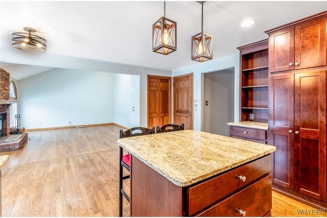 35 Britannia Dr, Amherst, NY 14051