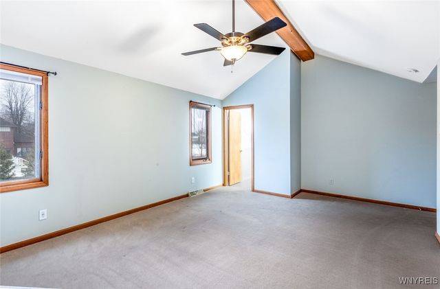 35 Britannia Dr, Amherst, NY 14051