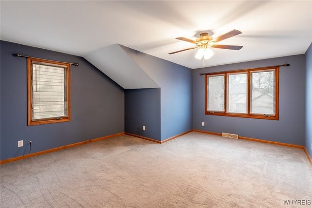 35 Britannia Dr, Amherst, NY 14051