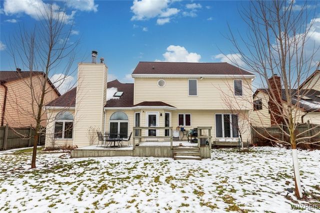 35 Britannia Dr, Amherst, NY 14051