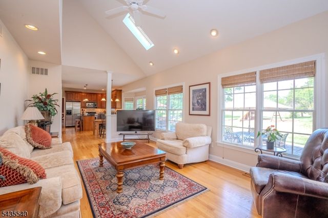 44 Titus Rd, Montgomery Twp., NJ 08558