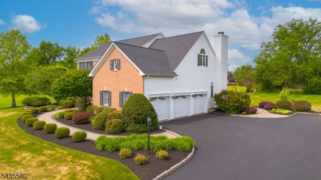 44 Titus Rd, Montgomery Twp., NJ 08558