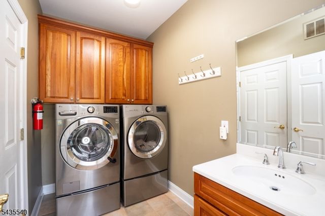 44 Titus Rd, Montgomery Twp., NJ 08558