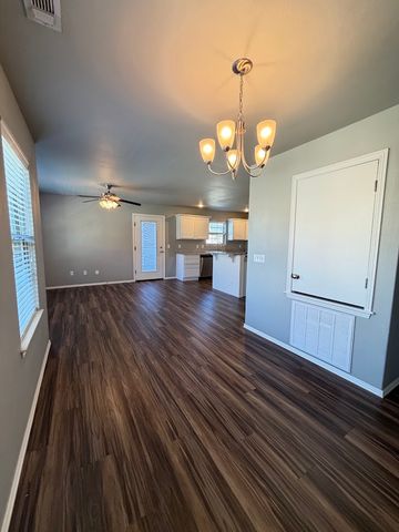 2787 W Blackstone, Fayetteville, AR 72704