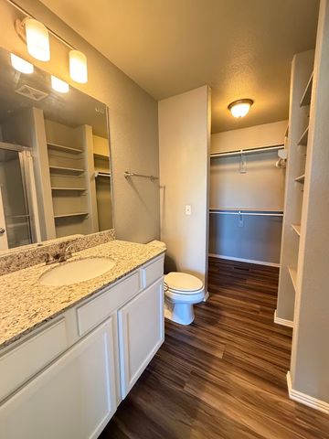 2787 W Blackstone, Fayetteville, AR 72704