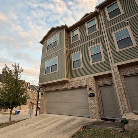 2787 W Blackstone, Fayetteville, AR 72704