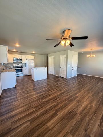 2787 W Blackstone, Fayetteville, AR 72704