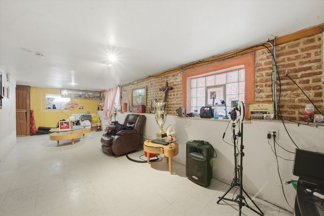 6512 S Mozart Street, Chicago, IL 60629