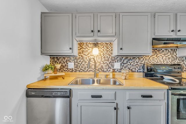 518 Concord Court, Fishers, IN 46038