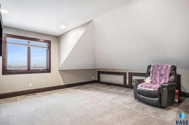 8800 N Kiwanis Ave Avenue, Sioux Falls, SD 57107