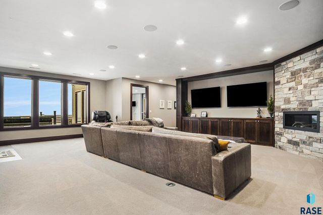 8800 N Kiwanis Ave Avenue, Sioux Falls, SD 57107