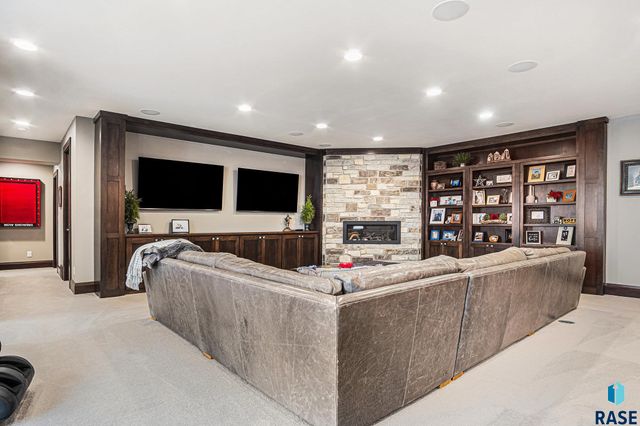 8800 N Kiwanis Ave Avenue, Sioux Falls, SD 57107