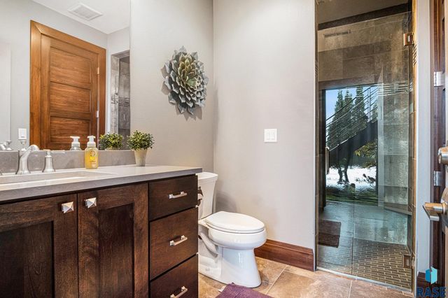 8800 N Kiwanis Ave Avenue, Sioux Falls, SD 57107