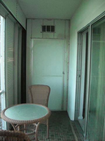 358 Chatham R, West Palm Beach, FL 33417