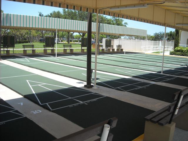 358 Chatham R, West Palm Beach, FL 33417