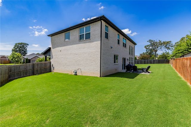 402 Shady Oak Circle, Cave Springs, AR 72718