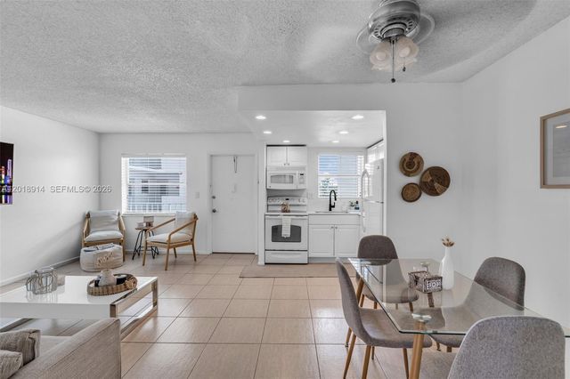 1720 Jefferson St 306, Hollywood, FL 33020