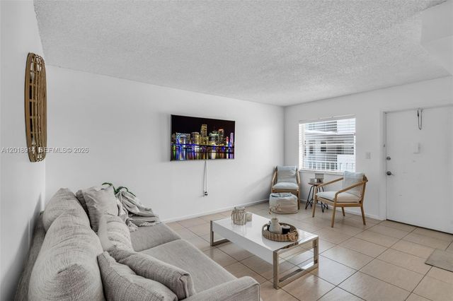 1720 Jefferson St 306, Hollywood, FL 33020