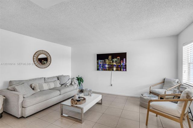 1720 Jefferson St 306, Hollywood, FL 33020