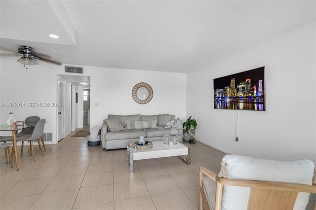 1720 Jefferson St 306, Hollywood, FL 33020