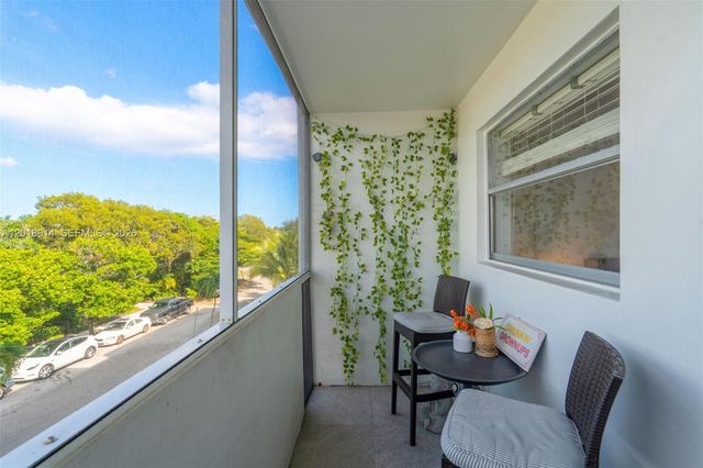 1720 Jefferson St 306, Hollywood, FL 33020