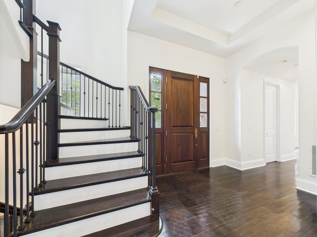 1242 W Dickens Avenue, Chicago, IL 60614