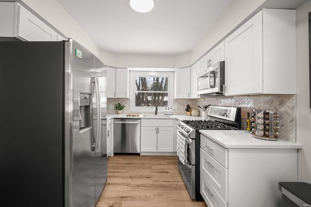 52191 Carriage Hills Drive, South Bend, IN 46635