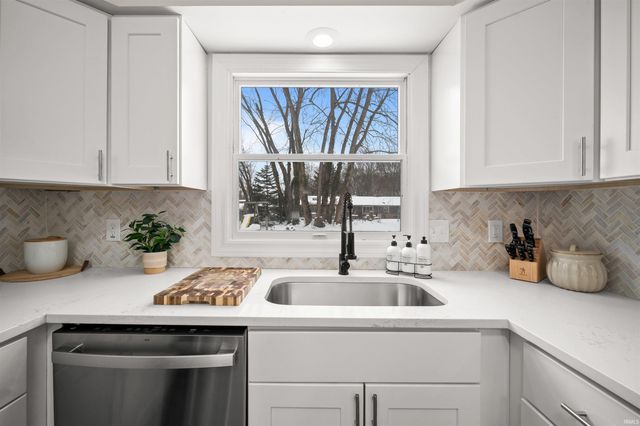 52191 Carriage Hills Drive, South Bend, IN 46635