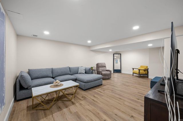 52191 Carriage Hills Drive, South Bend, IN 46635