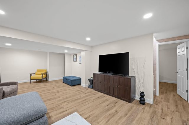 52191 Carriage Hills Drive, South Bend, IN 46635