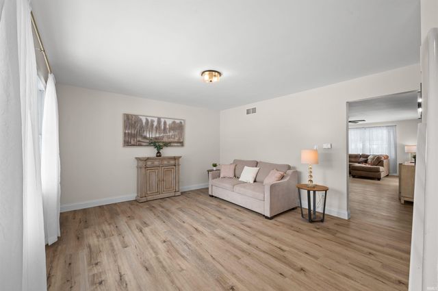 52191 Carriage Hills Drive, South Bend, IN 46635