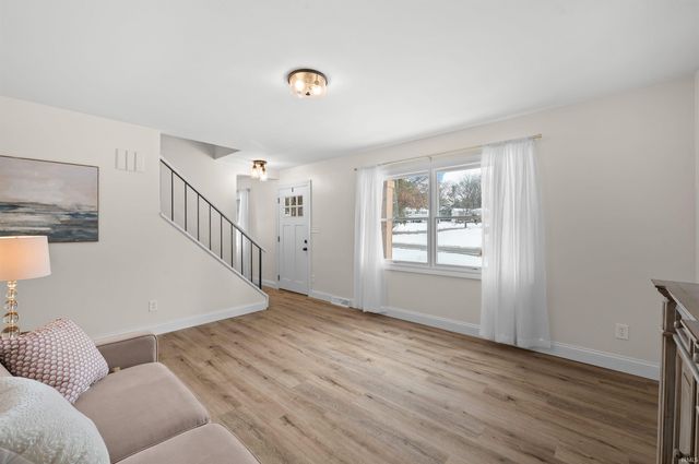 52191 Carriage Hills Drive, South Bend, IN 46635