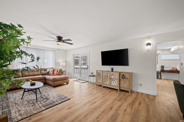 52191 Carriage Hills Drive, South Bend, IN 46635