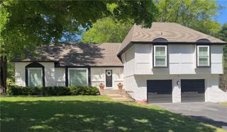 2102 W 120th Street, Leawood, KS 66209